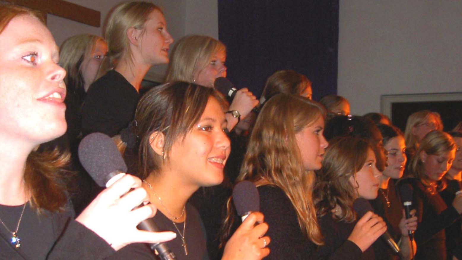 Ungdomskoret Con Amore har konserter i Billund (Legoland), Leichlingen-Welterbach, Utrecht og Flensburg.